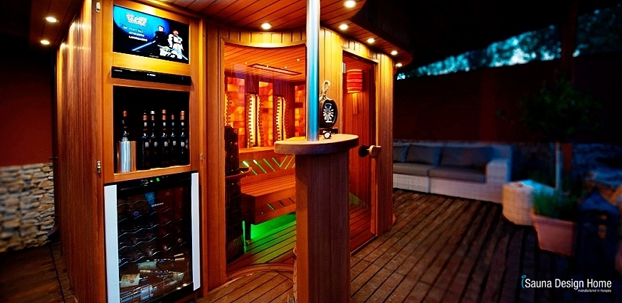 Venkovní sauna s barovým pultem, s barovou ledničkou
